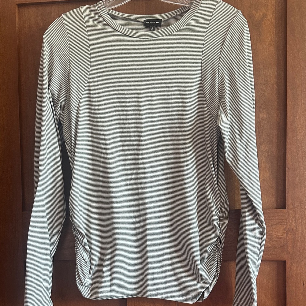 Buckle Black & White Fine-Striped Long Sleeve Ruched Top